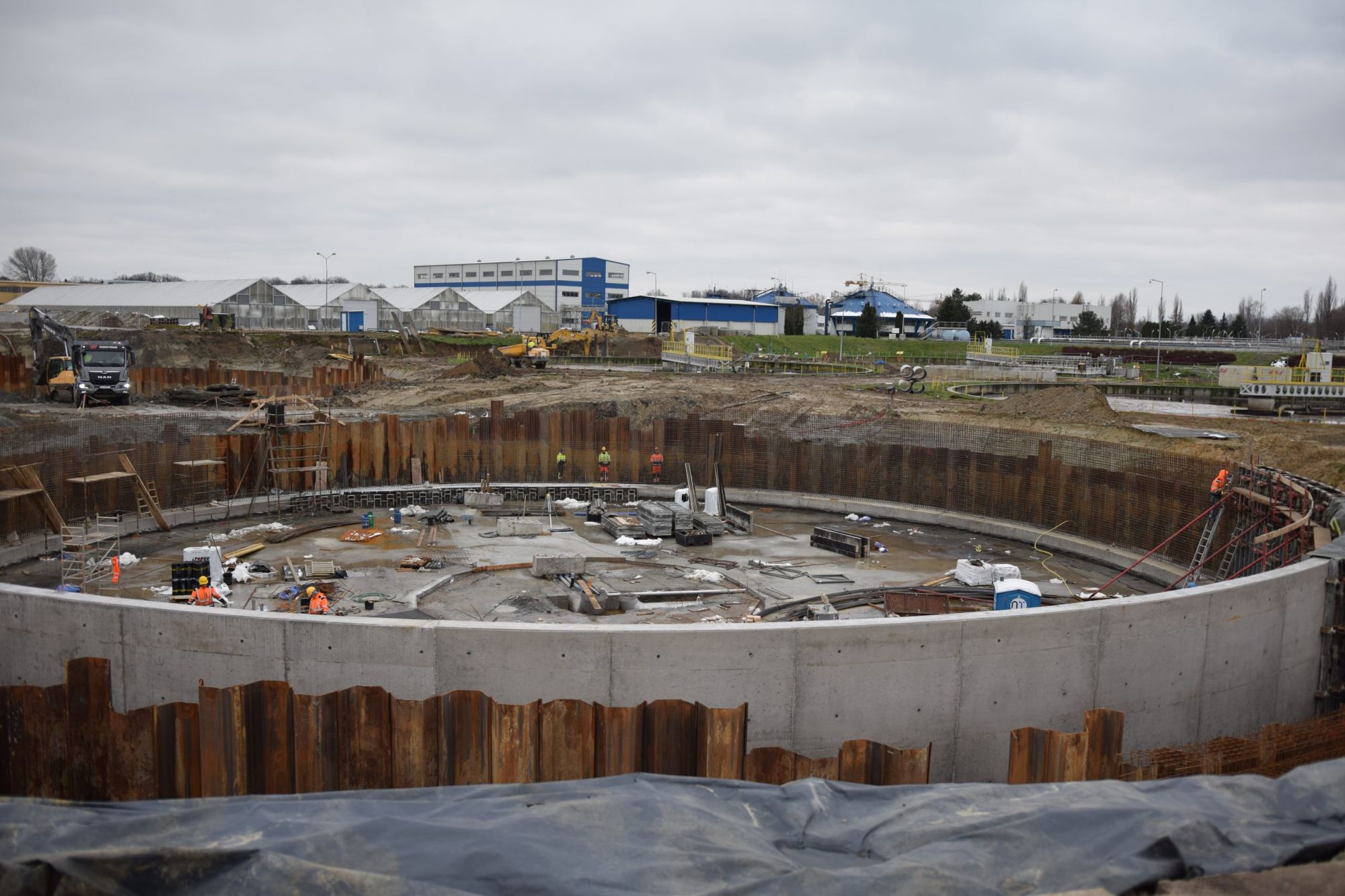 zdjęcie z terenu rozbudowy oczyszczalni ściek&oacute;w w Rzeszowie, fot. MPWIK